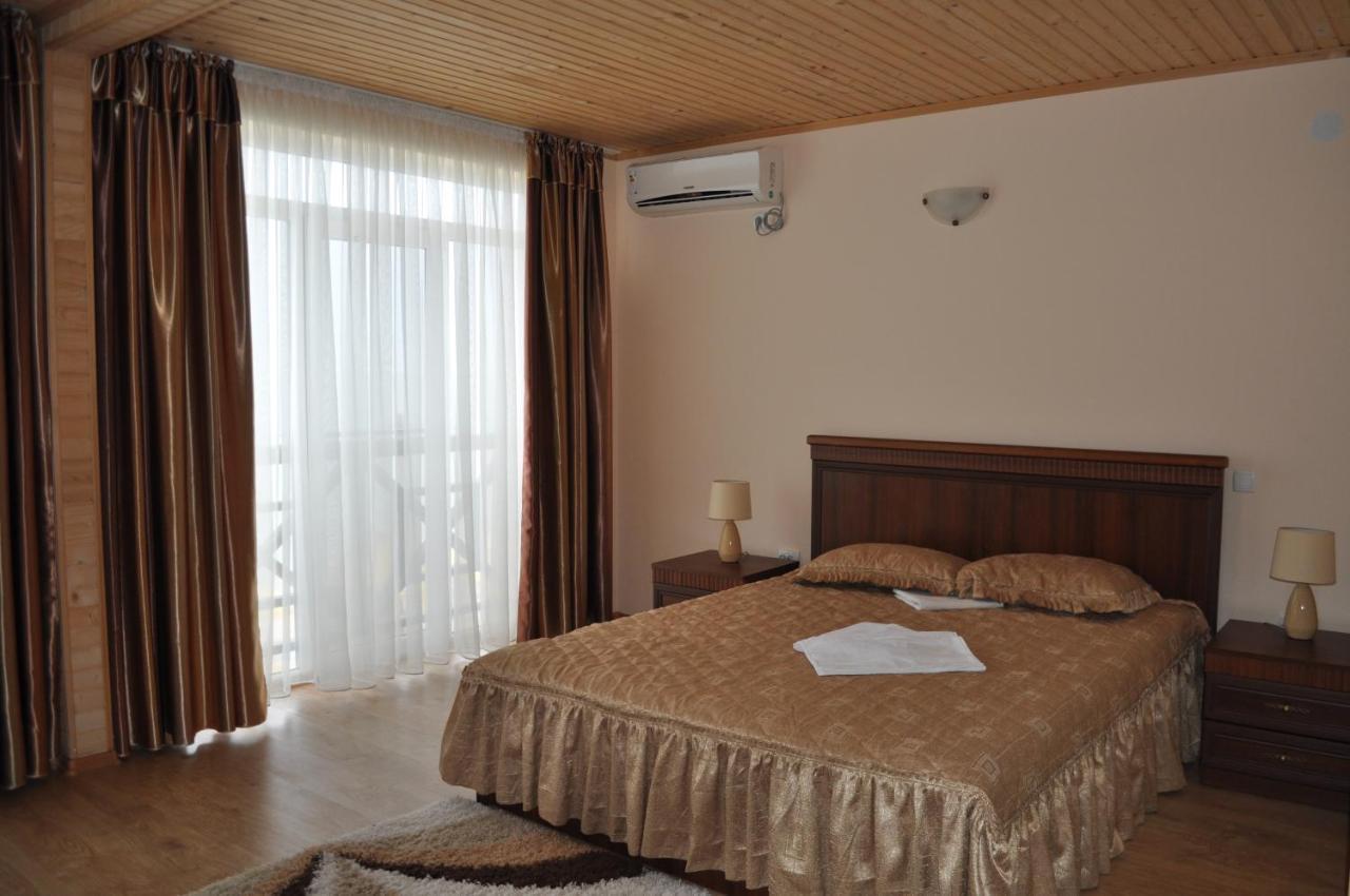 Hotel Веселий Кут Zaliznyi Port Exterior foto