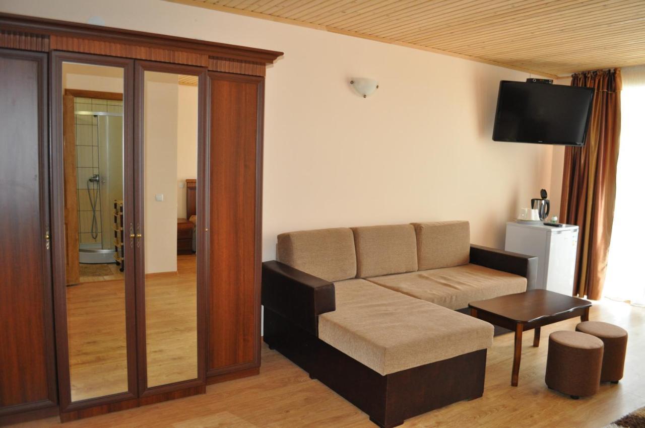 Hotel Веселий Кут Zaliznyi Port Exterior foto